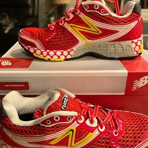 New in the Box-Run Disney Limited Edition Minnie Shoes